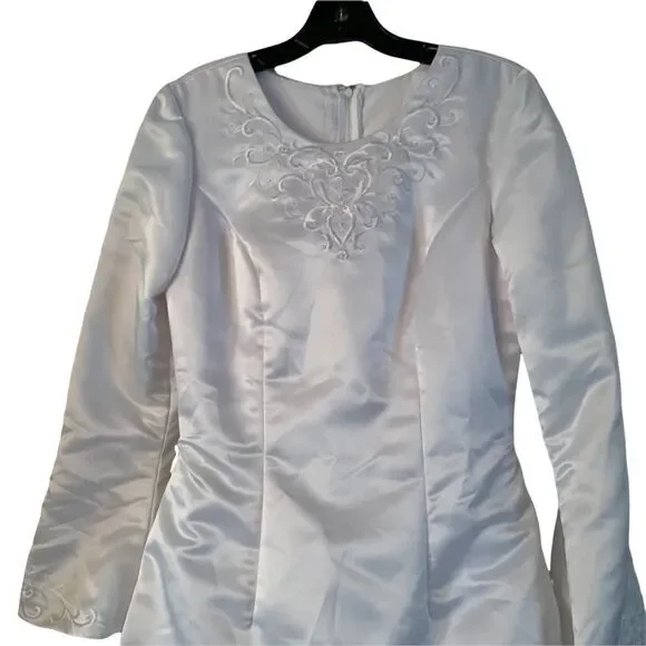 White/Ivory Elegant Wedding Gown Blend of Silk & Satin size 10 - Picture 8 of 14